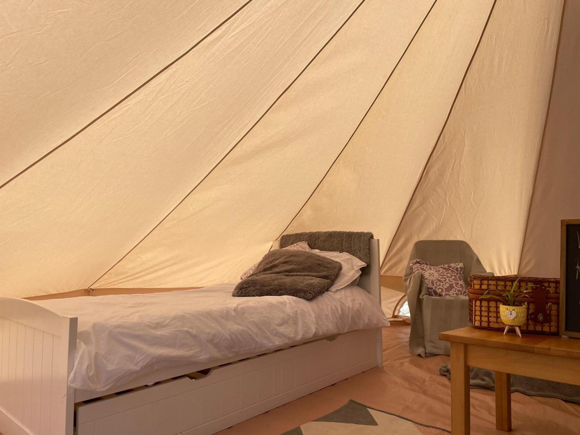 Trevena Cross Glamping & Camping Helston Exterior foto